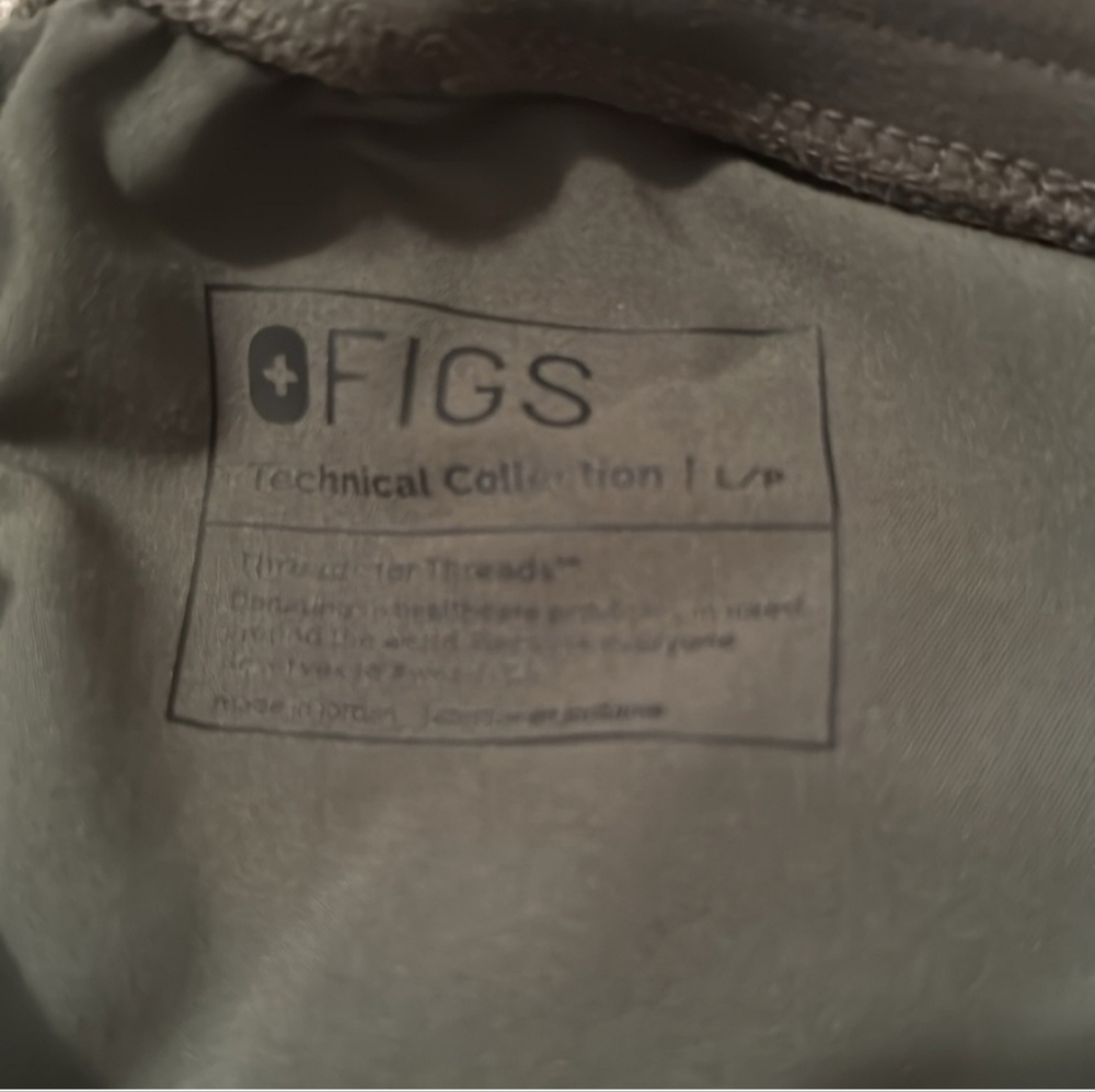 Figs Technical Collection Scrub Top